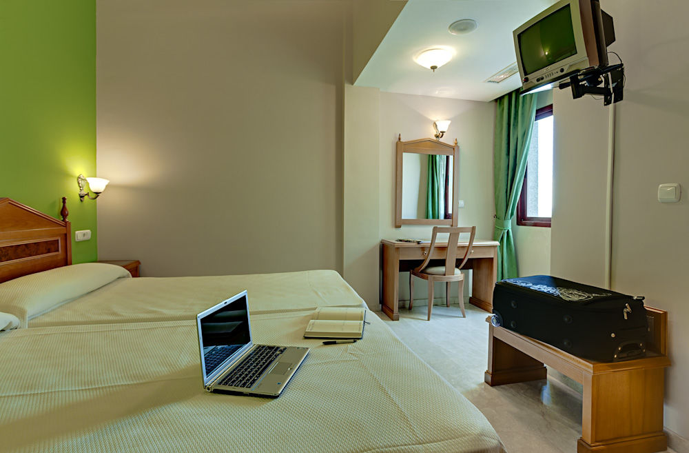 Hotel Tocina Business Albolote Quarto foto
