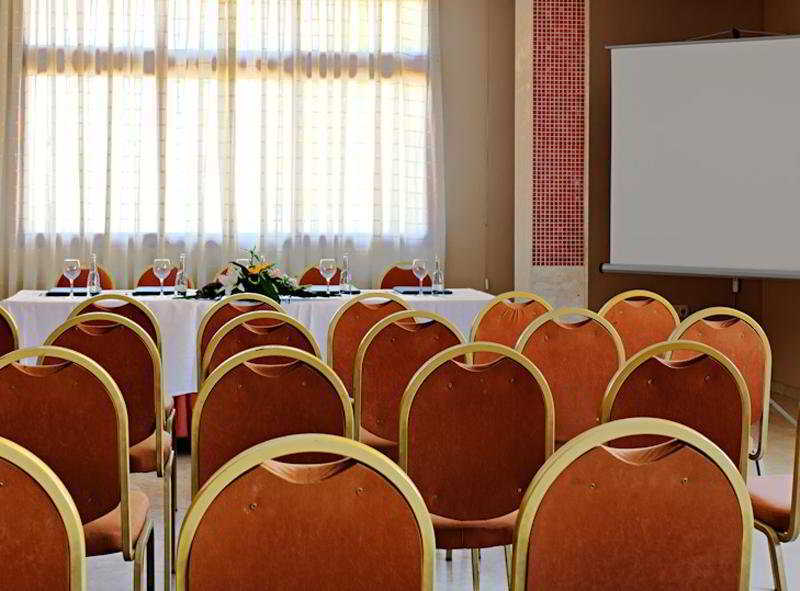 Hotel Tocina Business Albolote Instalações foto